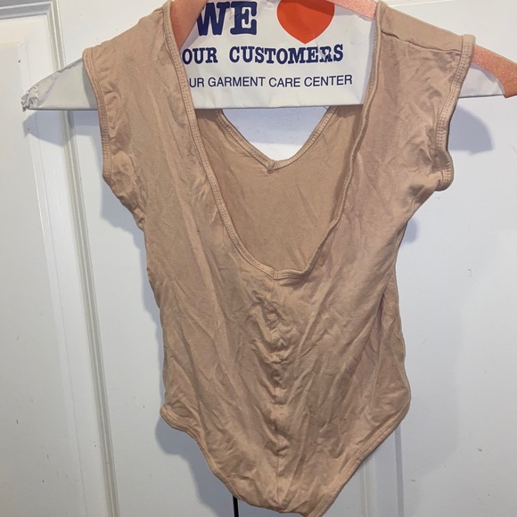 Nude no sleeve low back bodysuit - Picture 2 of 2